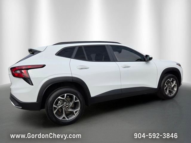 Certified 2025 Chevrolet Trax LT w/ LT Convenience Package FWD image 6