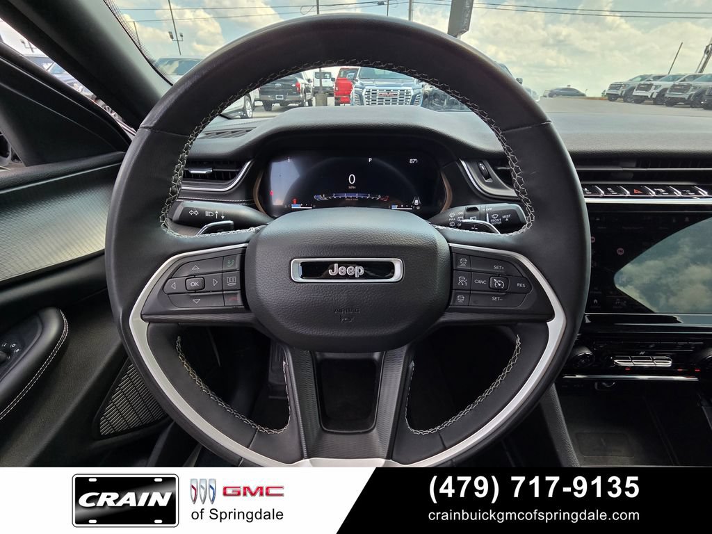 Used 2023 Jeep Grand Cherokee L Laredo AWD/4WD image 14