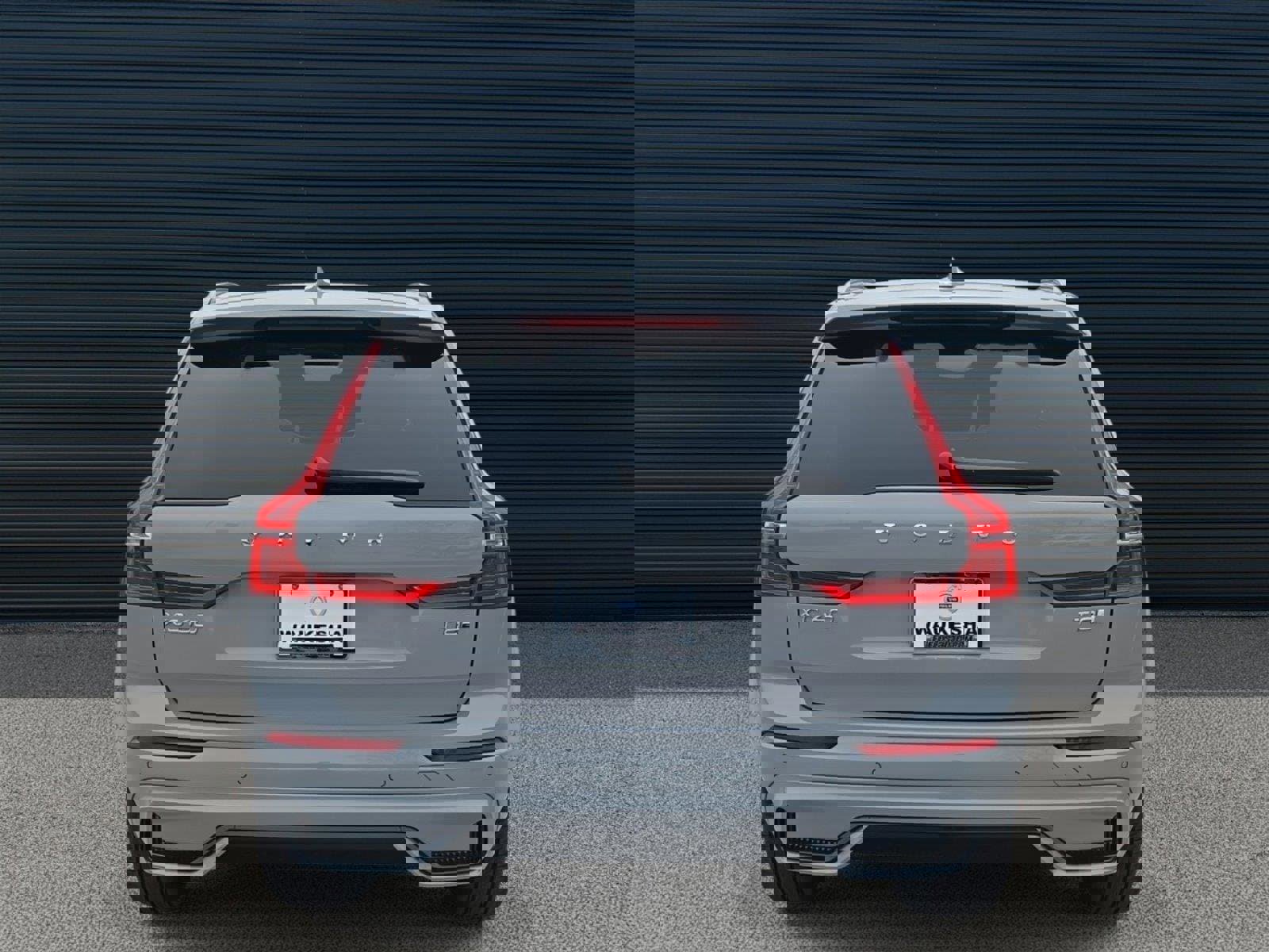 New 2025 Volvo XC60 T8 Core w/ Climate Package image 4