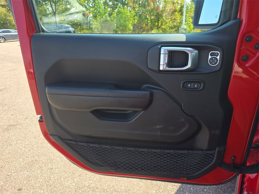 Used 2019 Jeep Wrangler Unlimited Rubicon w/ Cold Weather Group image 27