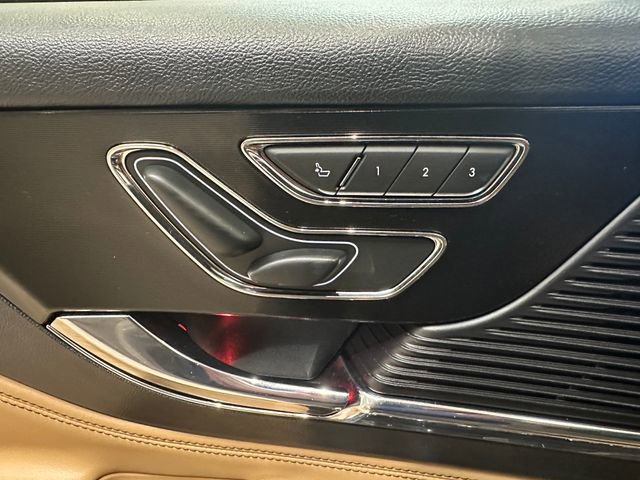 Used 2022 Lincoln Corsair Reserve w/ Equipment Group 201A image 8