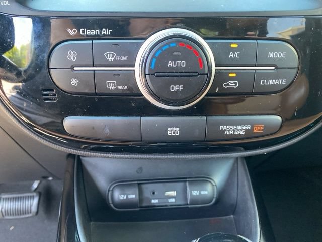 Used 2015 Kia Soul ! w/ Sun & Sound Package FWD image 16