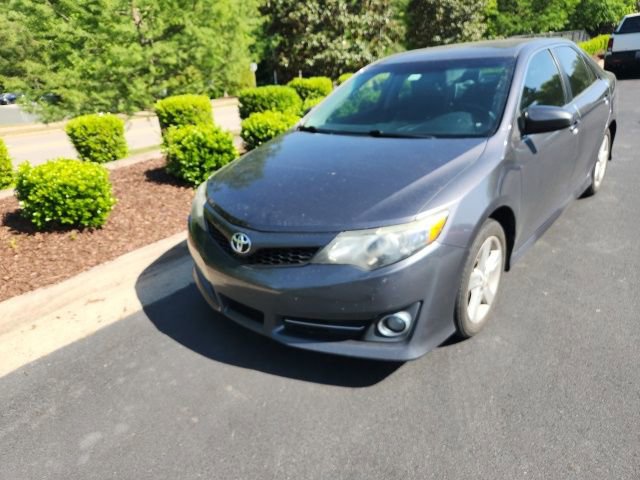 Used 2014 Toyota Camry SE FWD image 4