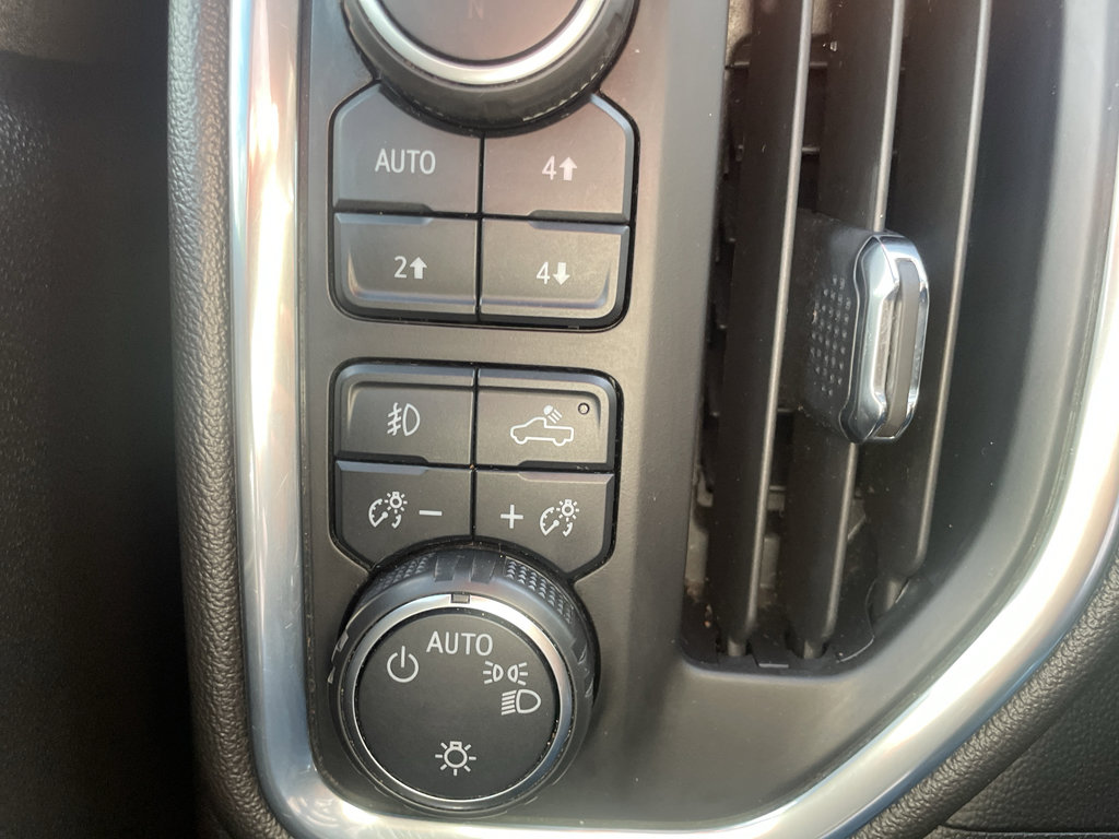 Used 2022 Chevrolet Silverado 1500 RST image 32