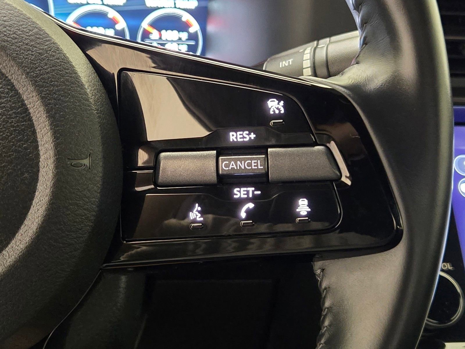 Used 2024 Nissan Z Performance w/ Floor Mat Package RWD image 31