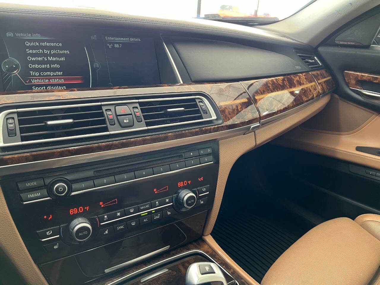 Used 2014 BMW 740Li image 34