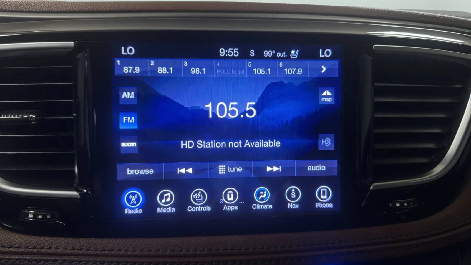 Used 2017 Chrysler Pacifica Limited FWD image 13
