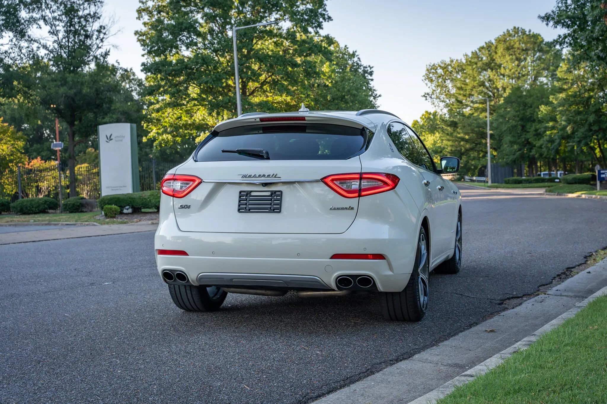 Used 2019 Maserati Levante S GranLusso AWD/4WD image 6