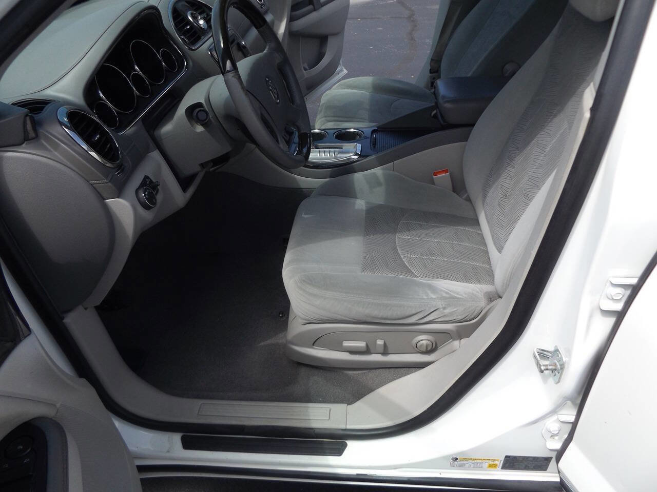 Used 2015 Buick Enclave Convenience FWD image 13