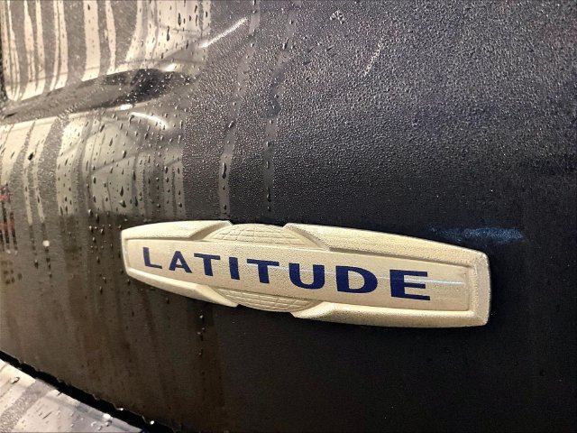 Used 2018 Jeep Compass Latitude w/ Popular Equipment Group AWD/4WD image 13