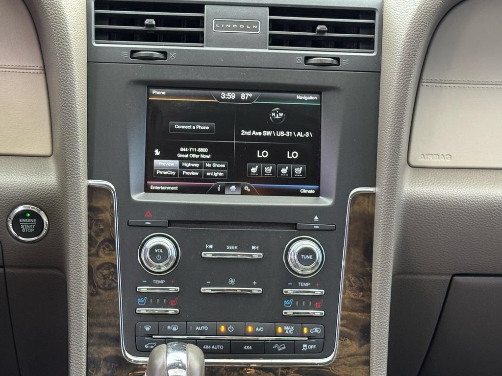 Used 2015 Lincoln Navigator 4WD image 24