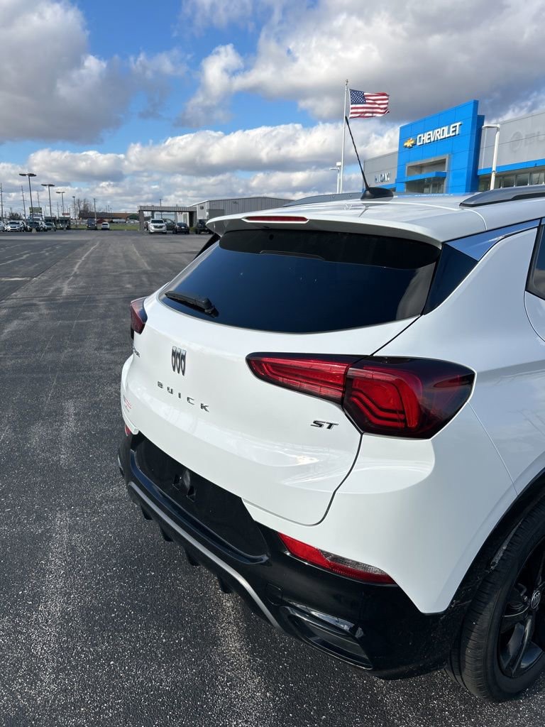 Used 2024 Buick Encore GX Sport Touring FWD image 15