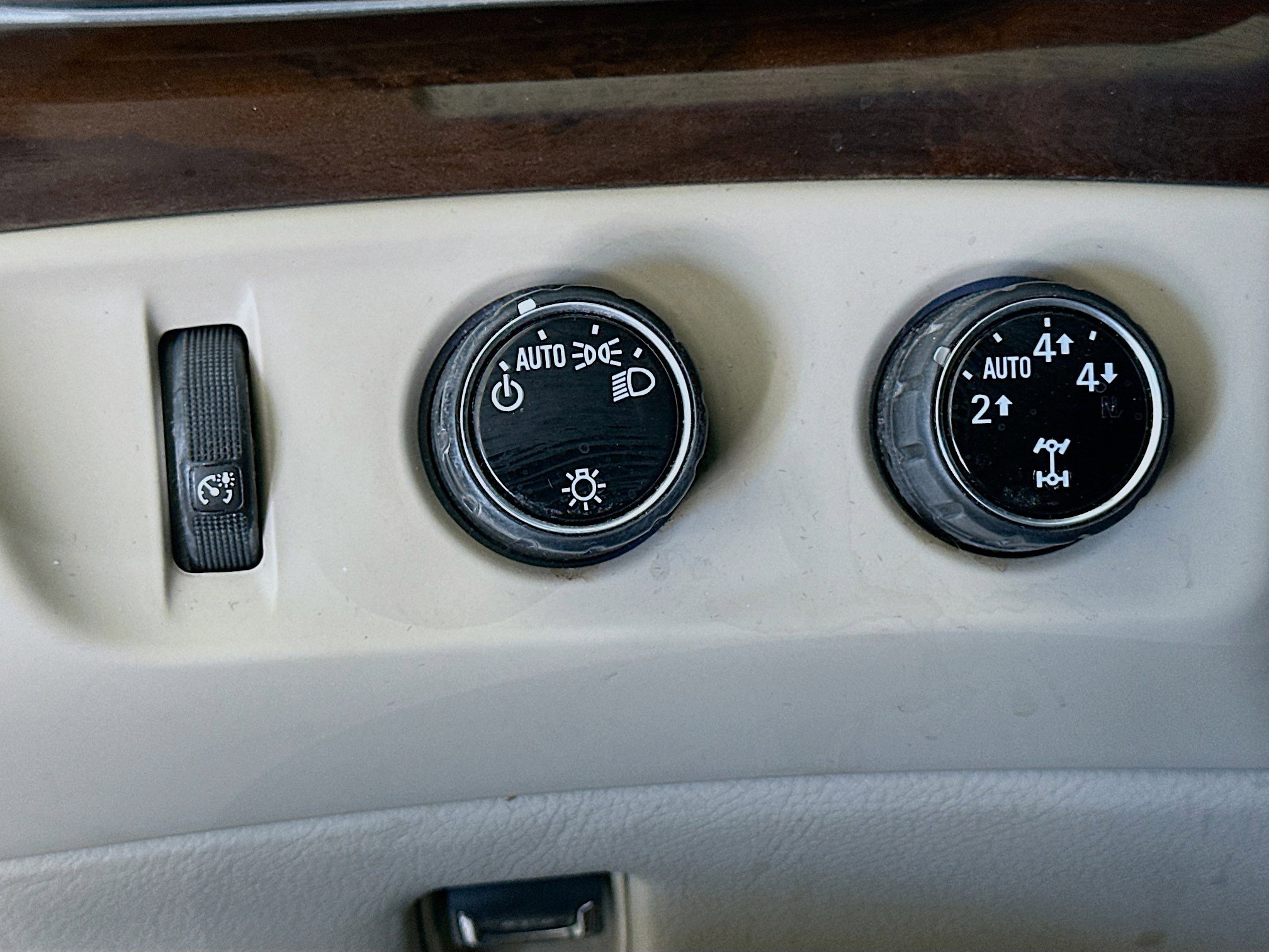 Used 2016 Cadillac Escalade Premium image 17