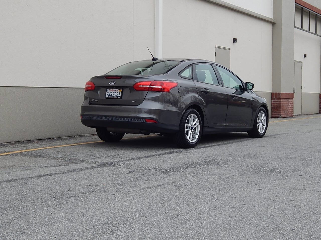Used 2015 Ford Focus SE image 3
