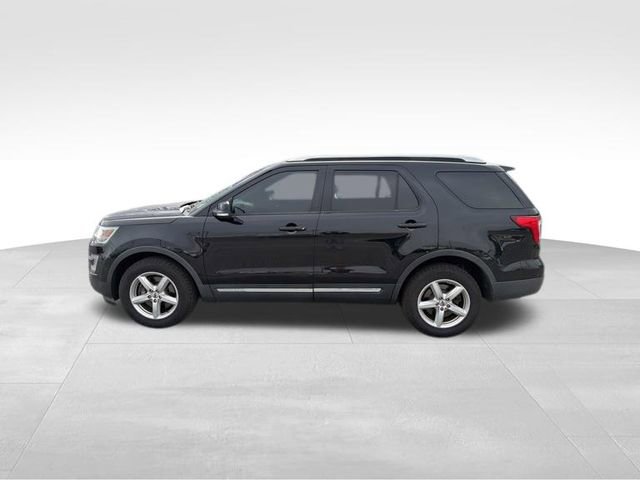 Used 2016 Ford Explorer XLT w/ Equipment Group 202A AWD/4WD image 5