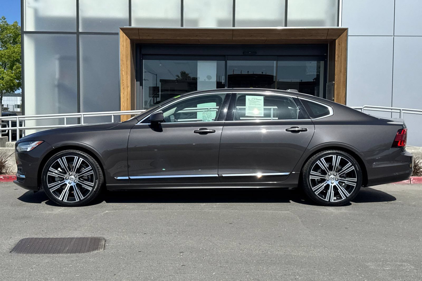 Certified 2023 Volvo S90 B6 Plus w/ Protection Package Premier AWD/4WD image 6