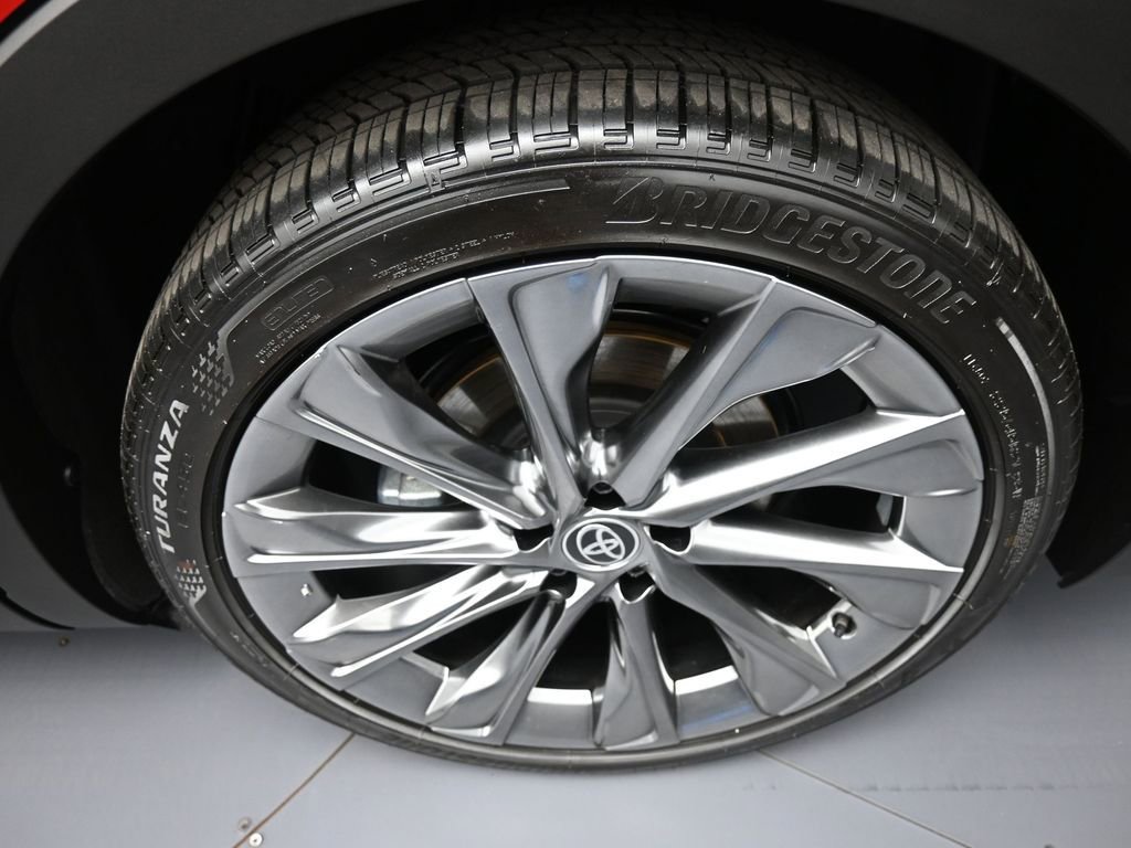 Used 2023 Toyota Crown Limited w/ Advanced Technology Package image 15