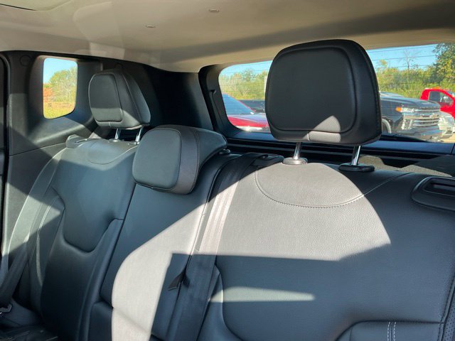 Used 2021 Jeep Renegade Limited w/ Sun & Sound Group AWD/4WD image 17