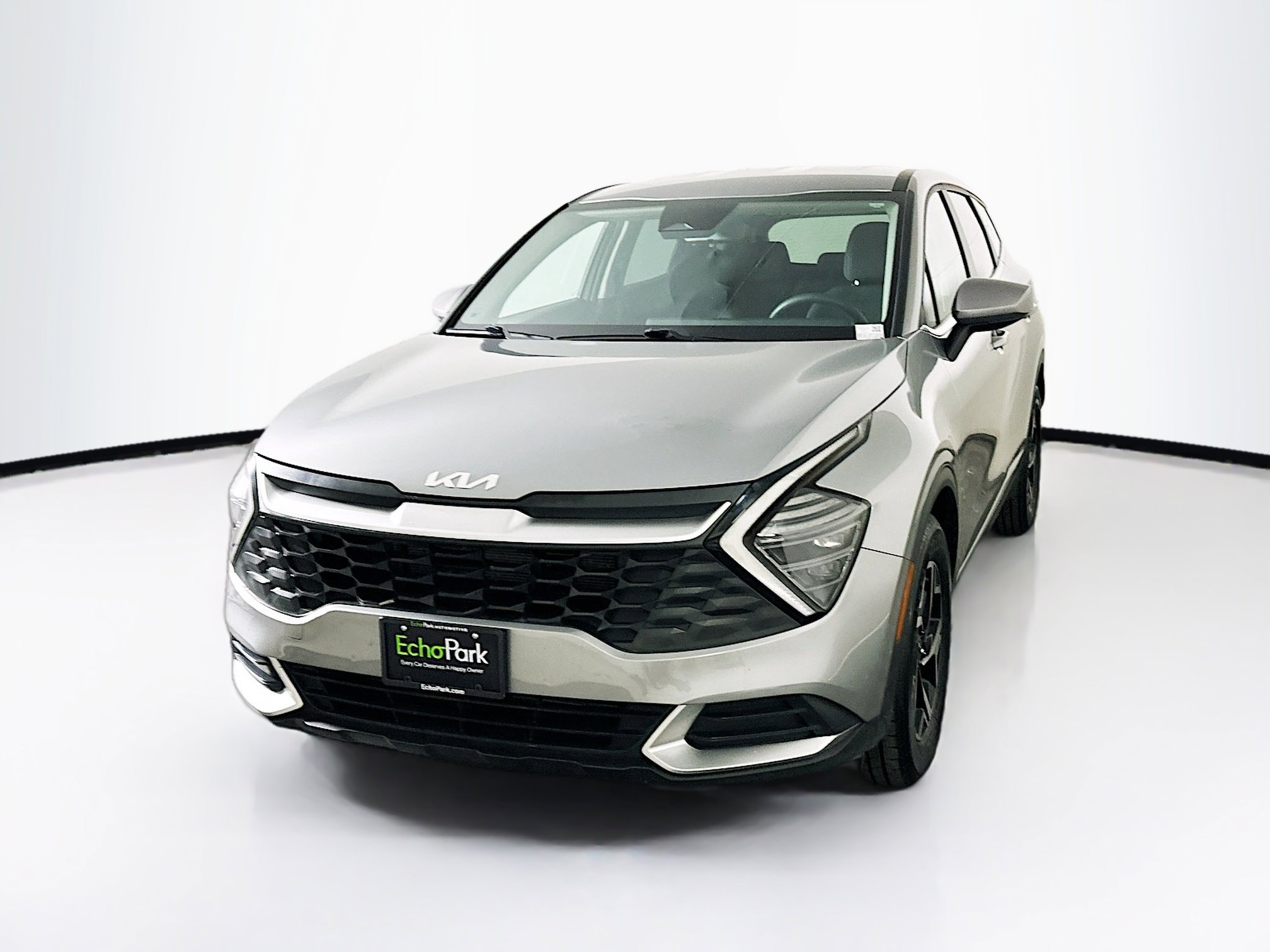 Used 2024 Kia Sportage LX image 3