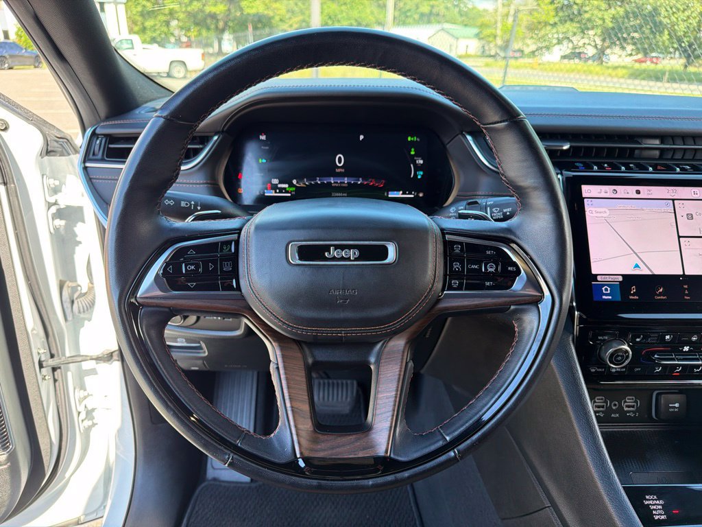 Used 2023 Jeep Grand Cherokee Summit w/ Luxury Tech Group V AWD/4WD image 15