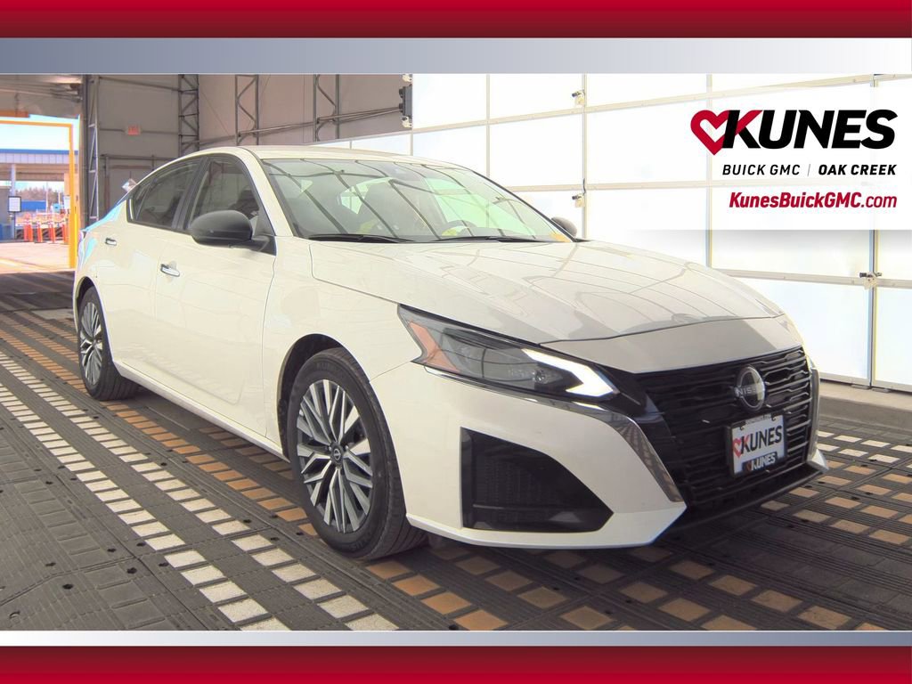 Used 2024 Nissan Altima 2.5 SV image 5