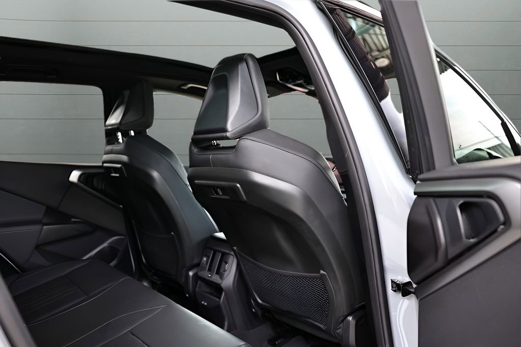 Used 2025 BMW X3 xDrive30i image 56