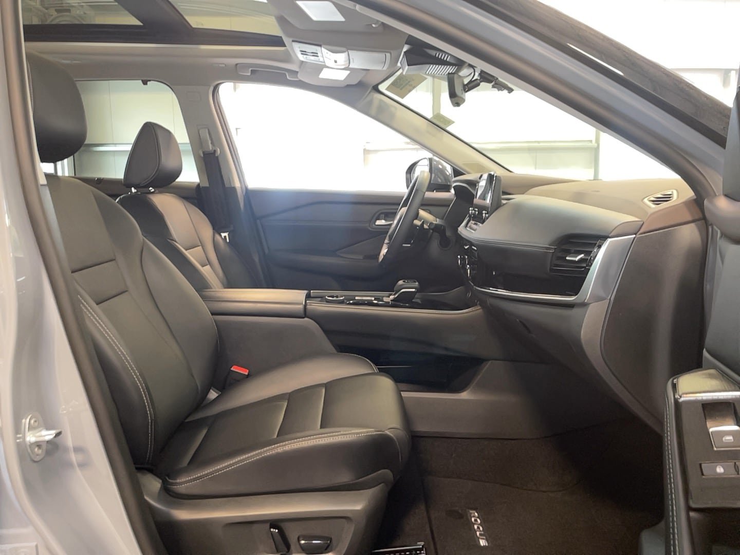Used 2023 Nissan Rogue SL w/ SL Premium Package AWD/4WD image 26