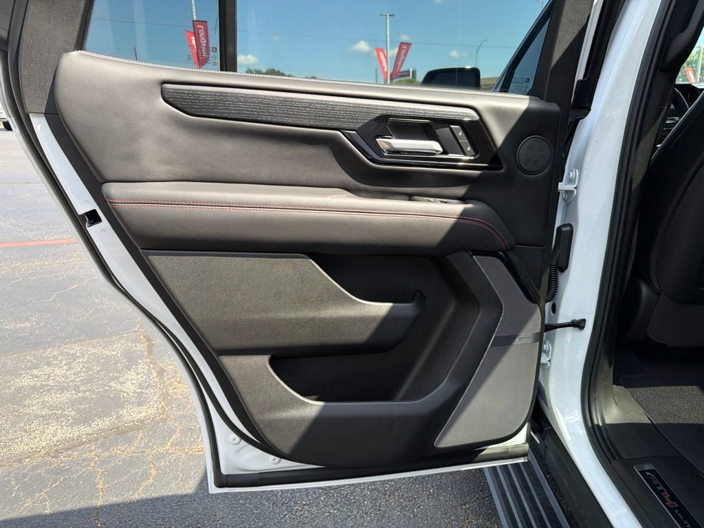 Used 2026 GMC Yukon AT4 Ultimate AWD/4WD image 31