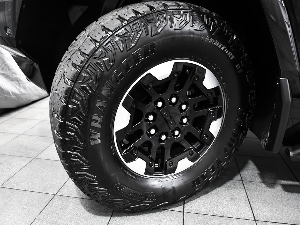 Used 2025 GMC Hummer EV 2X w/ Extreme Off-Road Package AWD/4WD image 7