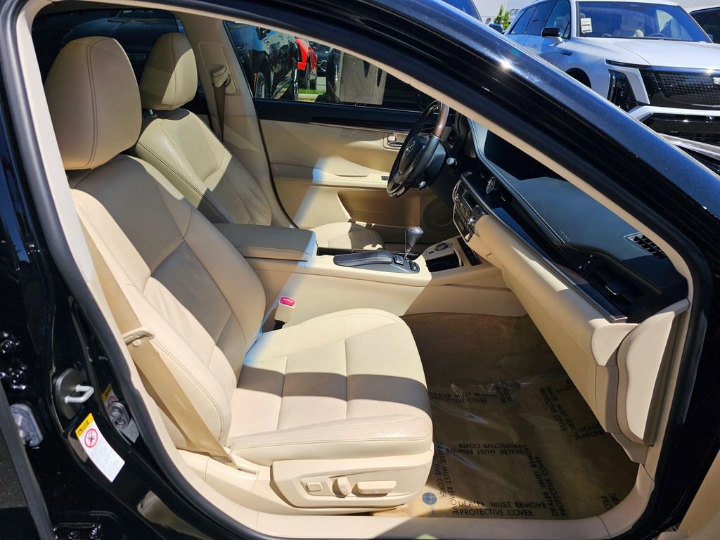 Used 2014 Lexus ES 350 w/ Ultra Luxury Package FWD image 11