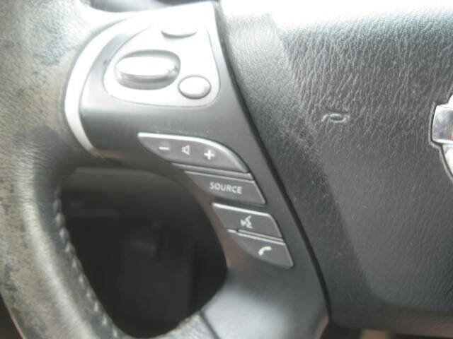 Used 2017 Nissan Pathfinder SV w/ SV Cold Weather Package image 26