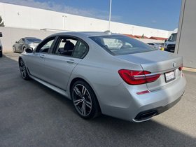 Used 2017 BMW 750i image 7