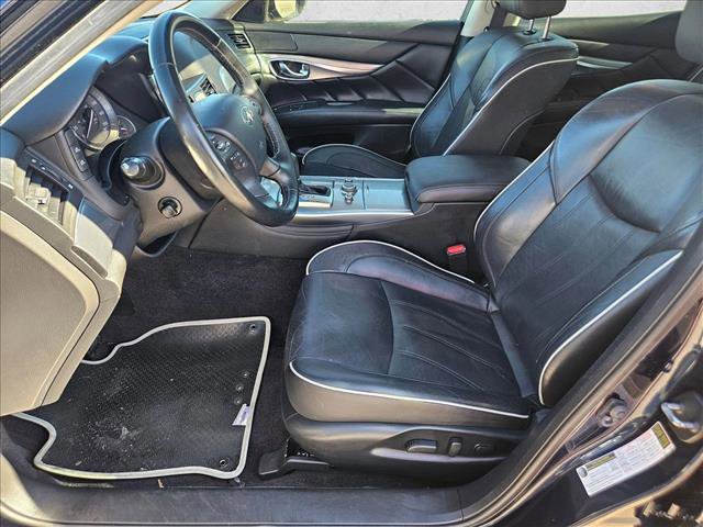 Used 2019 INFINITI Q70 Luxe image 16