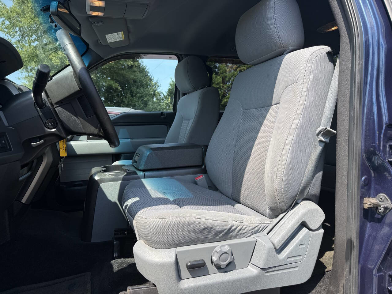 Used 2013 Ford F150 XLT w/ XLT Chrome Pkg image 8