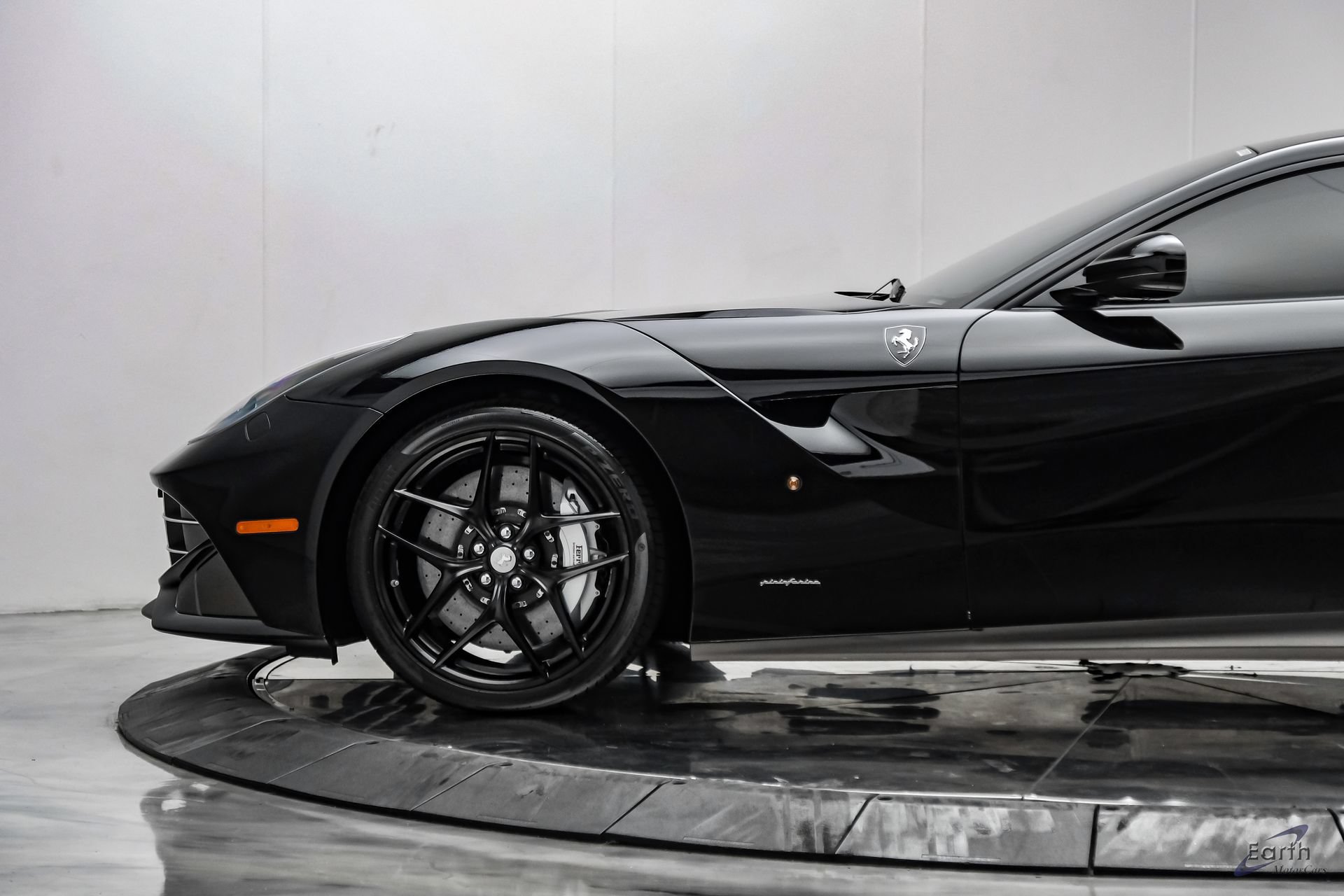 Used 2017 Ferrari F12 Berlinetta RWD image 10