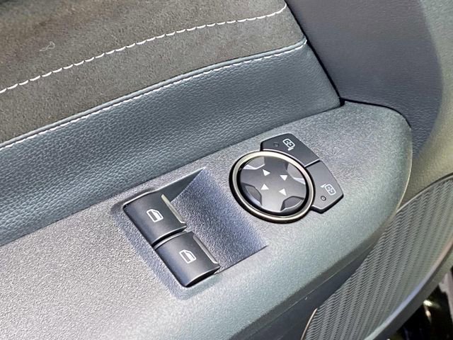 Used 2016 Ford Mustang Shelby GT350 w/ Technology Package image 32