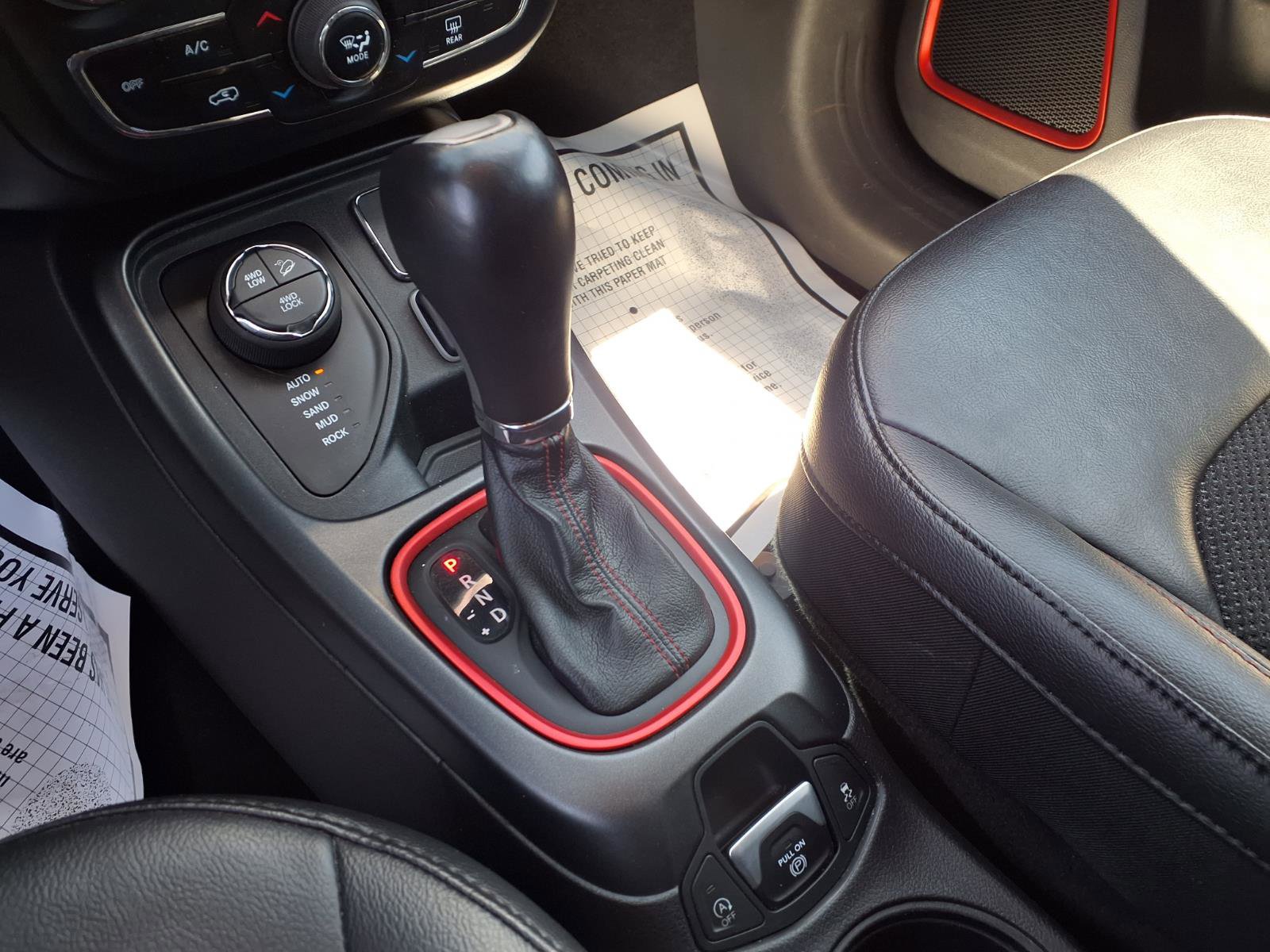 Used 2019 Jeep Compass Trailhawk w/ Cold Weather Group AWD/4WD image 7