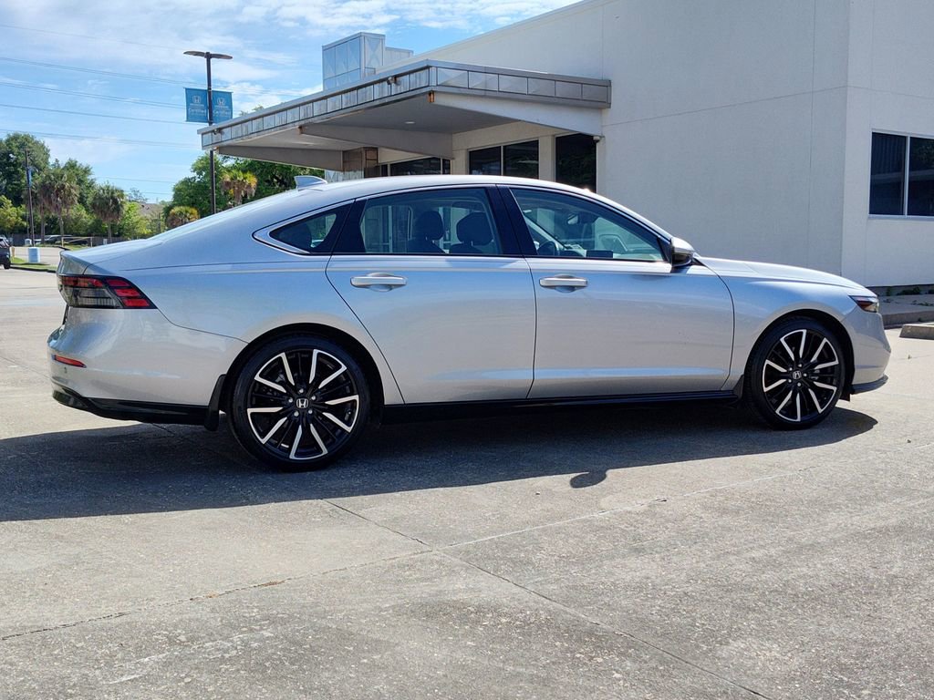 Used 2024 Honda Accord Touring image 11