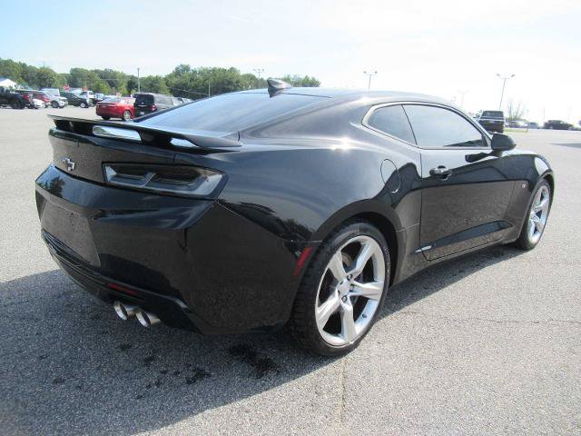 Used 2018 Chevrolet Camaro SS RWD image 5