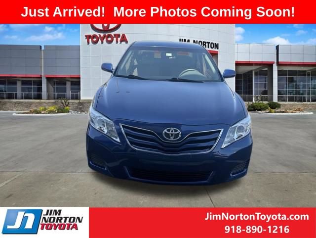 Used 2010 Toyota Camry LE FWD image 2