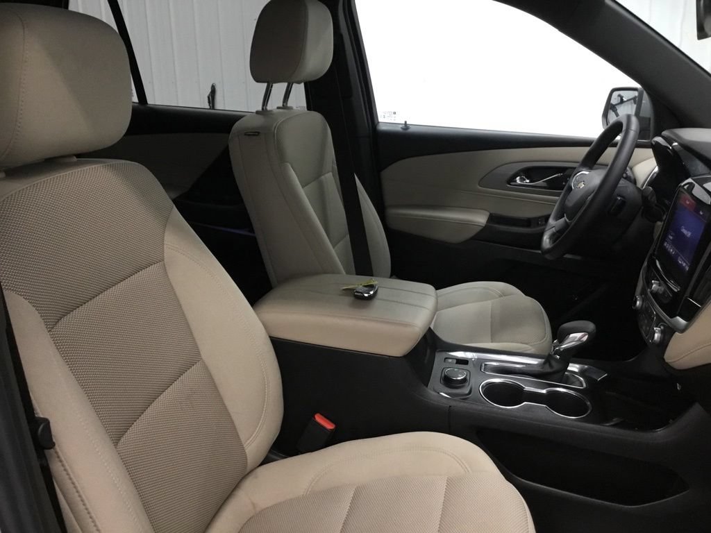 Used 2023 Chevrolet Traverse LT w/ LPO, Cargo Package AWD/4WD image 46