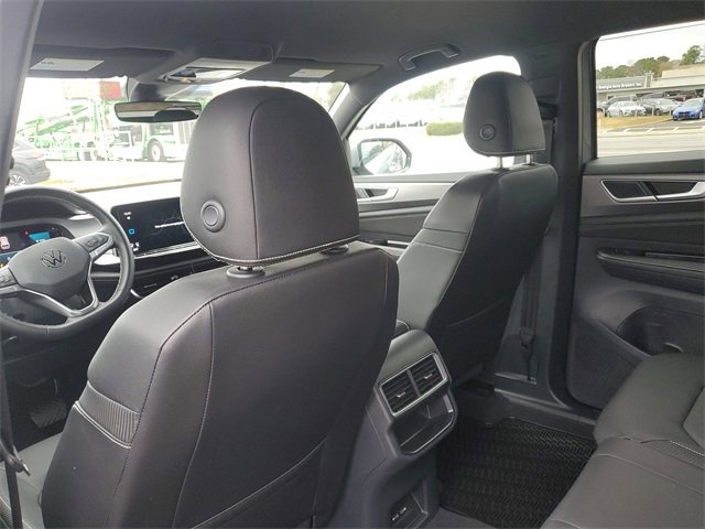 Certified 2025 Volkswagen Atlas Cross Sport SE image 12