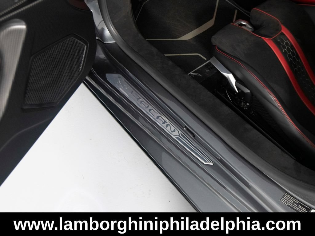 Used 2023 Lamborghini Huracan Tecnica RWD image 13