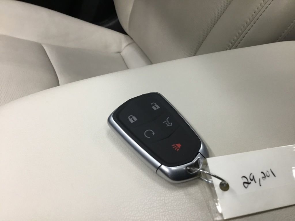 Used 2023 Cadillac XT6 Sport w/ Technology Package AWD/4WD image 13