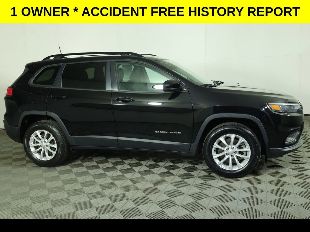 Used 2022 Jeep Cherokee Latitude Lux w/ Sun & Sound Group AWD/4WD image 2