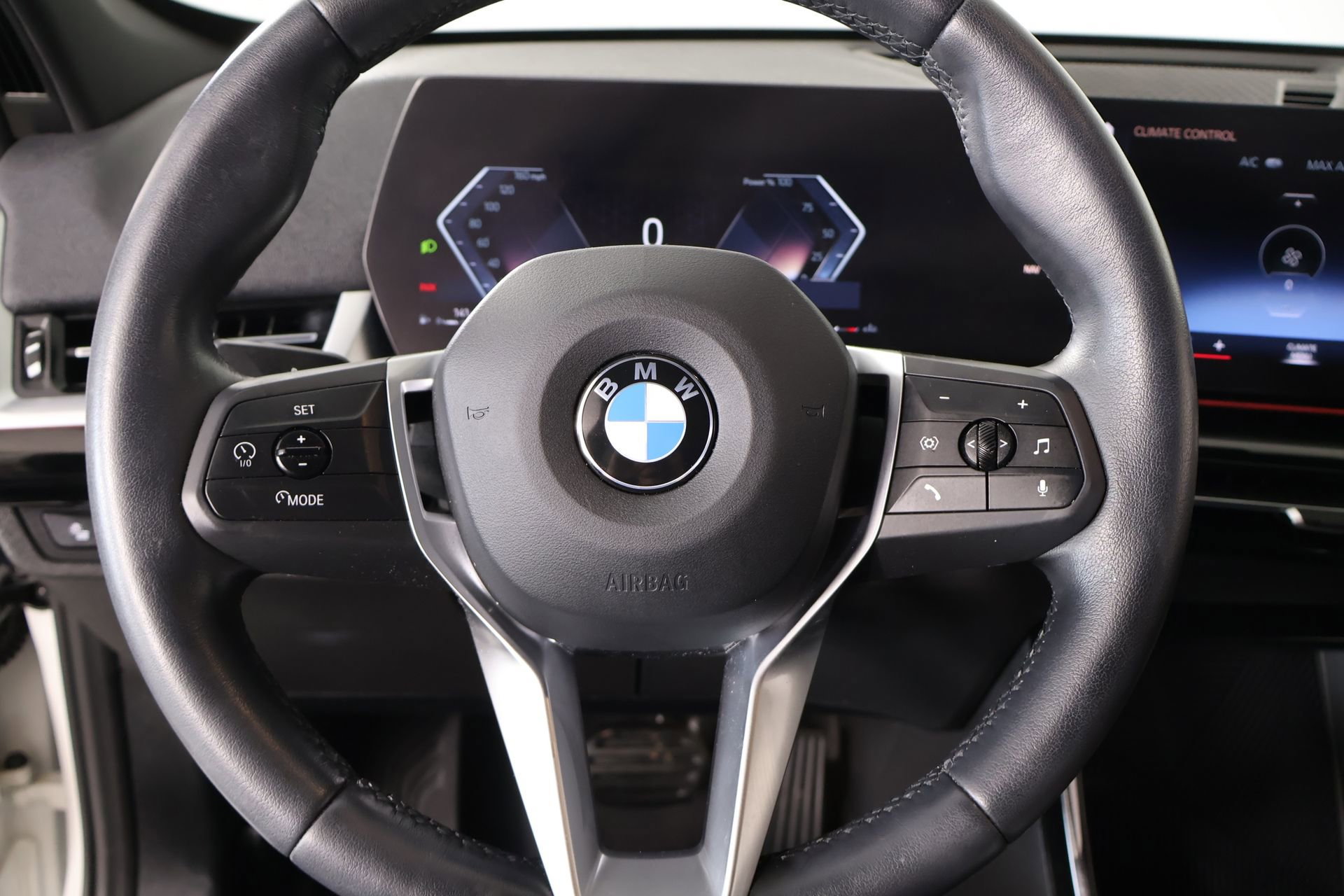 Used 2023 BMW X1 xDrive28i AWD/4WD image 3
