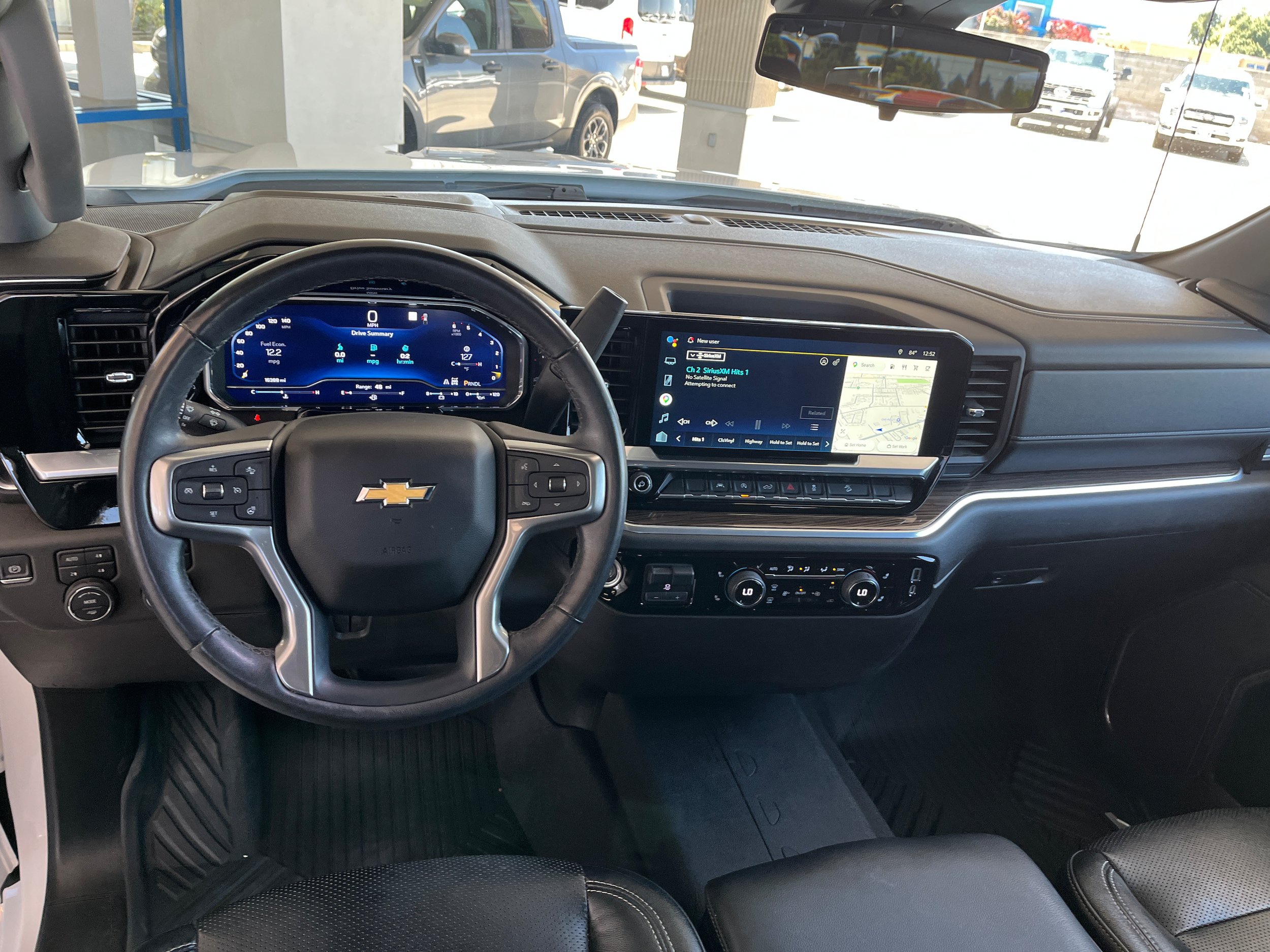 Used 2022 Chevrolet Silverado 1500 LT AWD/4WD image 6