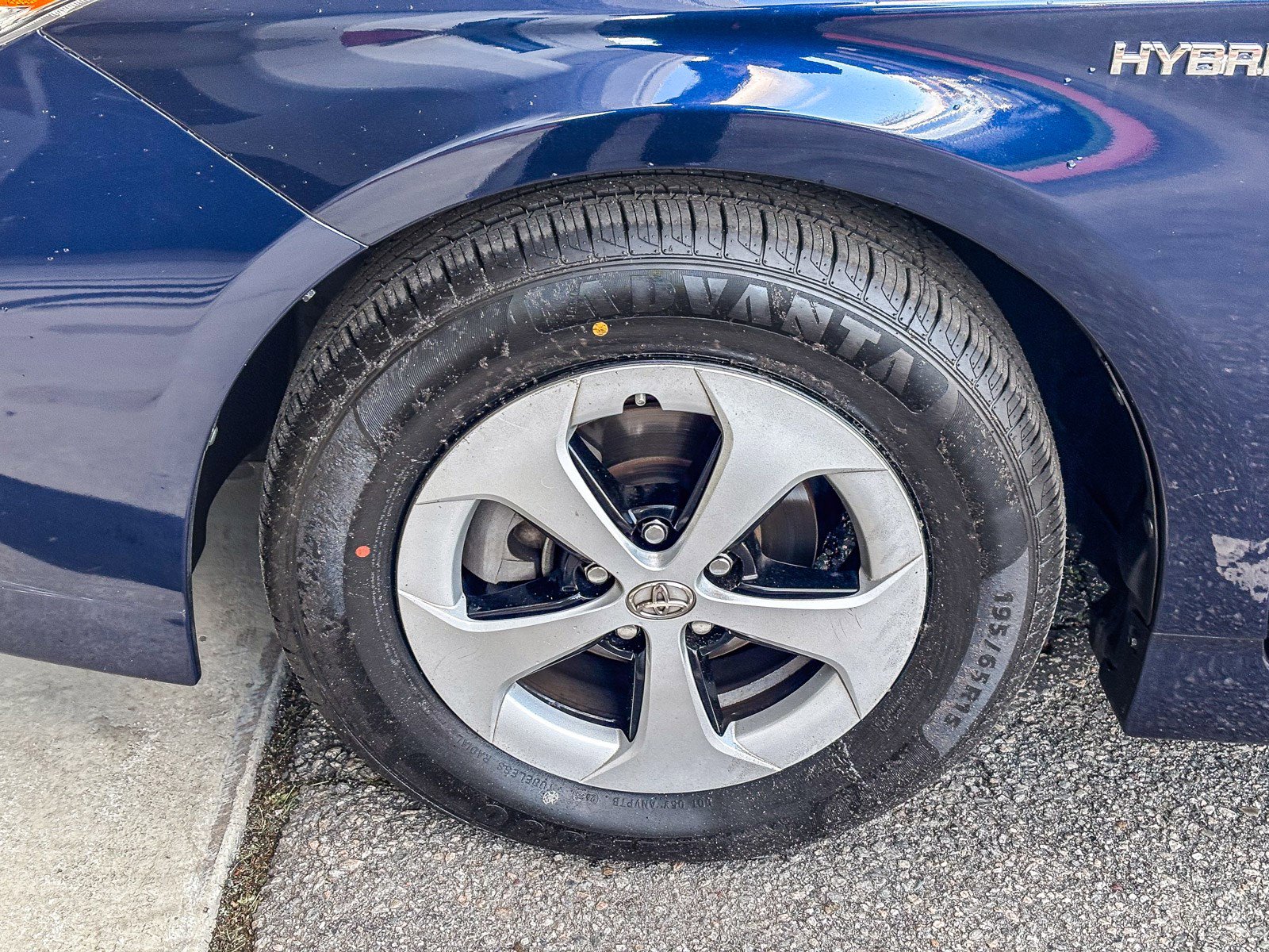 Used 2015 Toyota Prius Four image 11