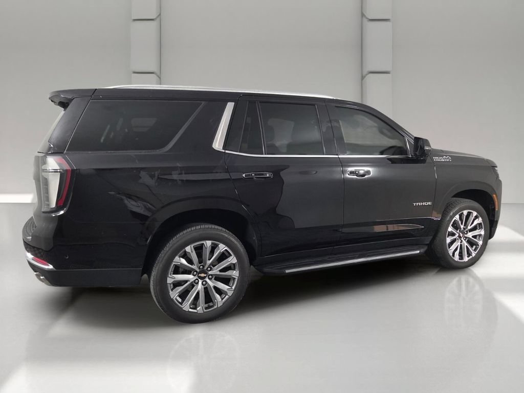 Used 2025 Chevrolet Tahoe High Country RWD image 4