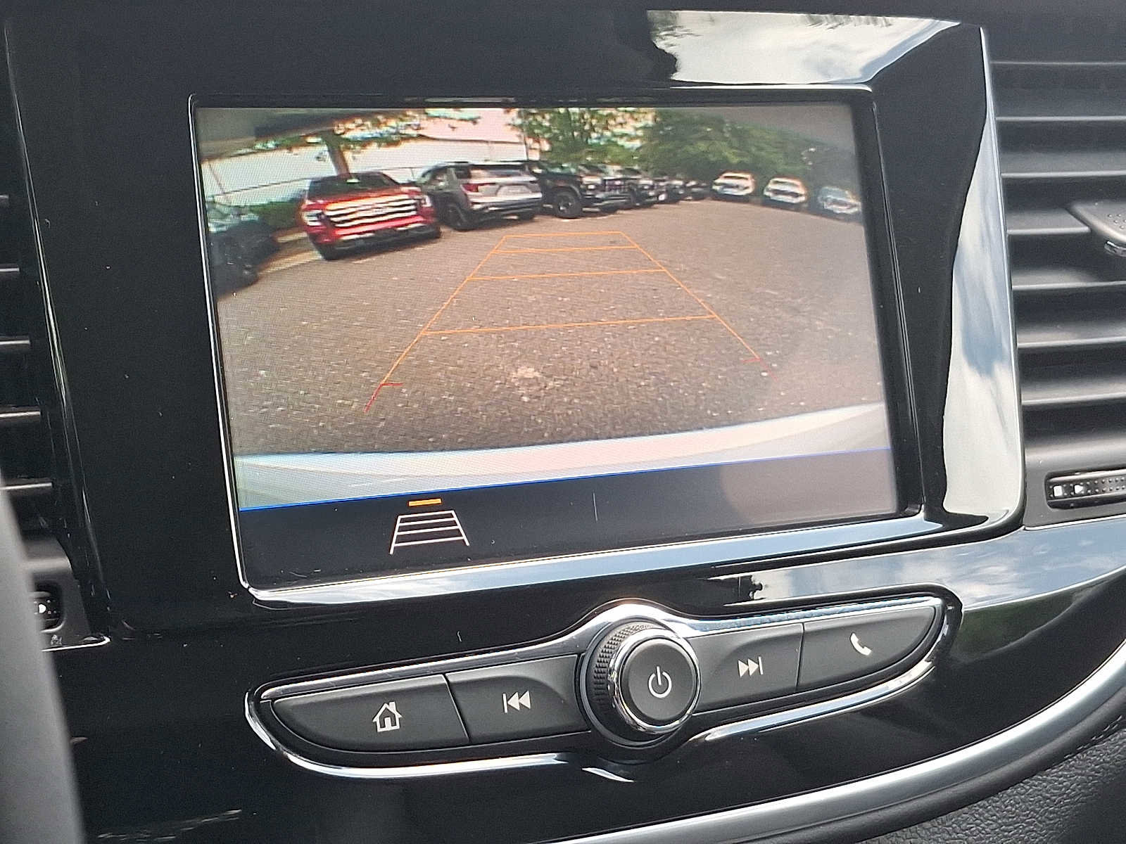 Used 2022 Buick Encore Preferred w/ Safety Package image 19